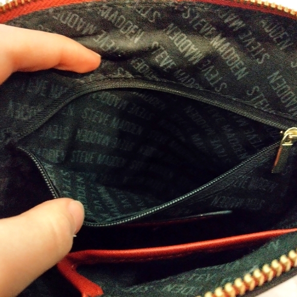 Steve Madden Faux Leather Crossbody Purse Bag Handbad with Gold Chain Strap - Picture 12 of 16